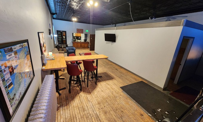 South Range Apartment | 2BR SXS Snowmobile Trail Access,Near MTU, Keweenaw, Houghton, walk to DiningBars