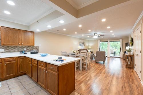 Branson House | 2BR Walk-In Condo - Near the 76 Strip - 2 Pools - FREE TICKETS INCLUDED - FHF-11