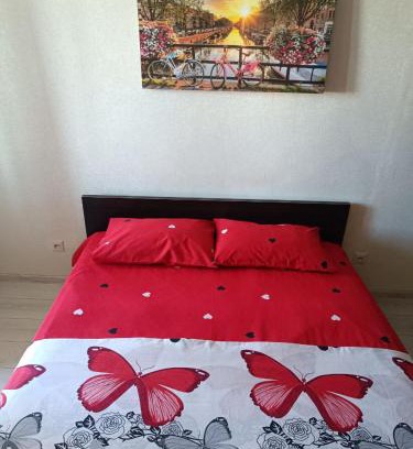 Chornomorsk Apartment | 3-кімнатна квартира в центрі
