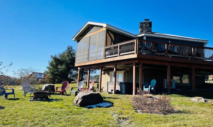 Paradise Point House | 3 Bears Lodge | Enjoy a Private Hot Tub & Lake Access!