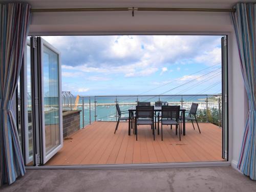 Brixham House | 3 Bed in Brixham 75382