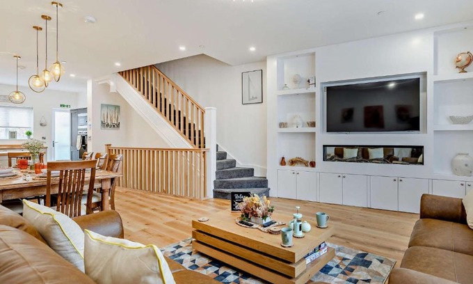 Brixham House | 3 Bed in Brixham 92821