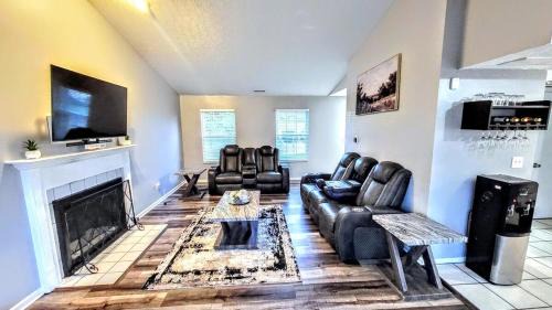 Reynoldsburg House | 3 bedroom 1 and half bathroom Warm haven minutes from downtown