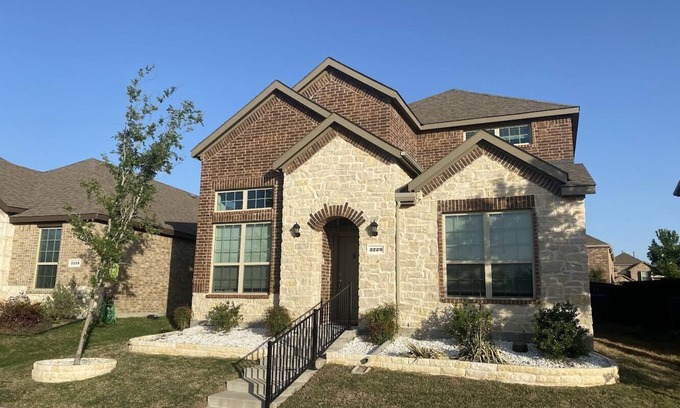 Little Elm House | 3 bedroom & 2.5 bath home Duplex Home