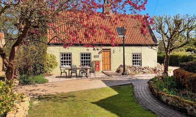 South Ferriby Cottage | 3 bedroom accommodation in Hotham, near Beverley