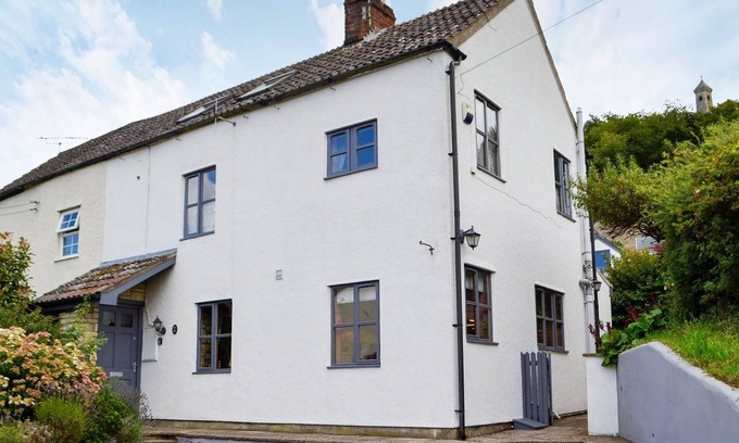 North Nibley Cottage | 3 bedroom accommodation in North Nibley, near Dursley