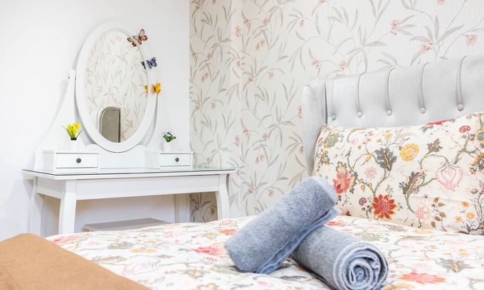 Hammersmith and Fulham Apartment | 3 Bedroom Apartment by River Thames