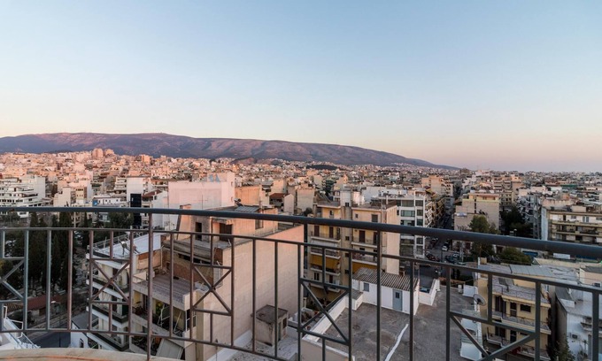 Kinosargous Apartment | 3 Bedroom apt in Athens With Acropolis View