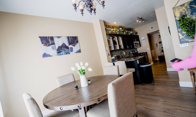 Silverado Ranch House | 3 bedroom furnished townhome