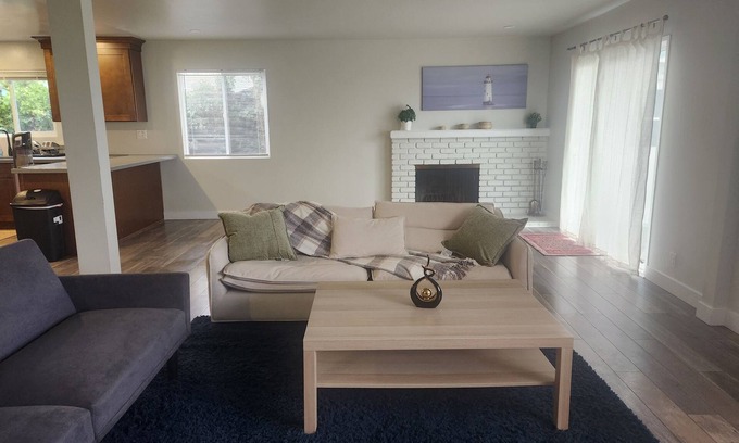 San Pablo House | 3 bedroom home with bay views. Only minutes away from Napa and San Francisco