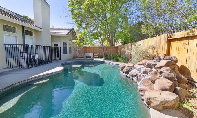 Elk Grove House | 3 bedroom home with pool!