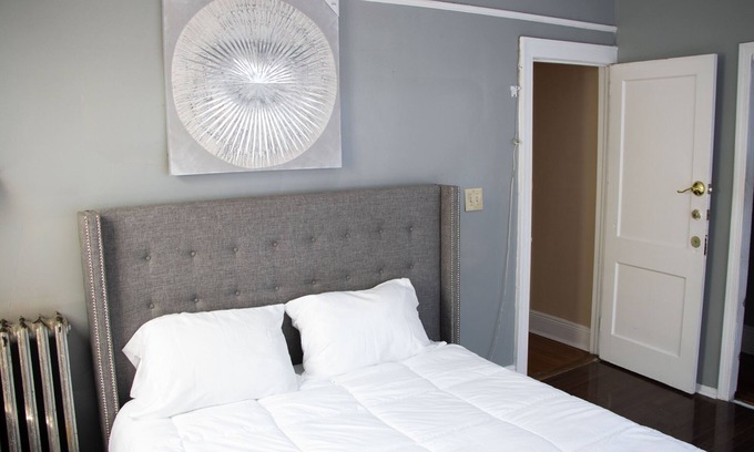 Queens House | 3 bedroom House-Full Kitchen & Bathroom, Livingroom & Dining Room