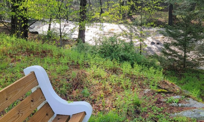 Forestburgh House | 3-bedroom house in charming Forestburgh with WiFi, AC. Start your getaway now.