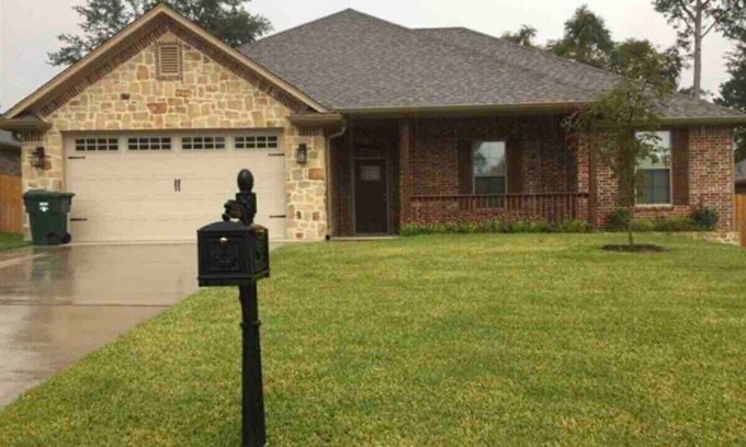 Tyler House | 3 Bedroom, House of Blues, Pet Friendly with high speed internet