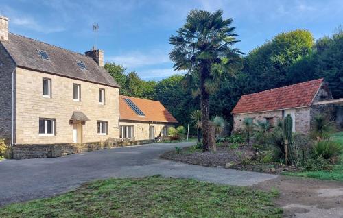 Ploubezre House | 3 Bedroom Nice Home In Ploubezre