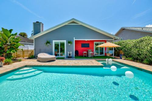 Jacksonville Beach House | 3 Bedroom Tropical Oasis in Jax Beach