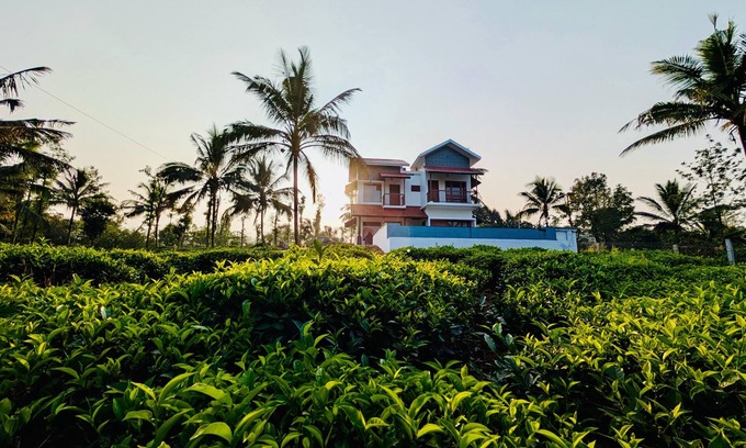 Mananthavady Villa | 3 BHK villa in wonderful Mananthavady with WiFi, AC and infinity swimming pool.