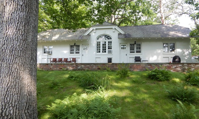 Town of Clermont Cottage | 3 Br Cottage on Historic Hudson Valley Estate - Near Bard College