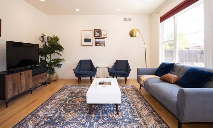 Sunnyvale West House | 3 BR House in Sunnyvale w/Fenced Outdoor Area