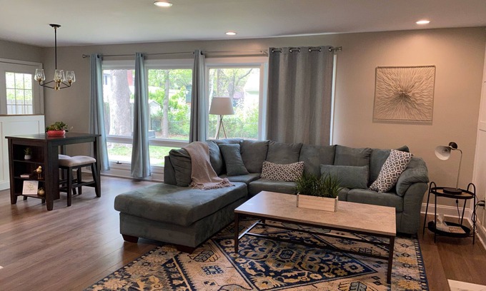 Springfield House | 3 BR, w/garage &1BR set up as home office w/printer