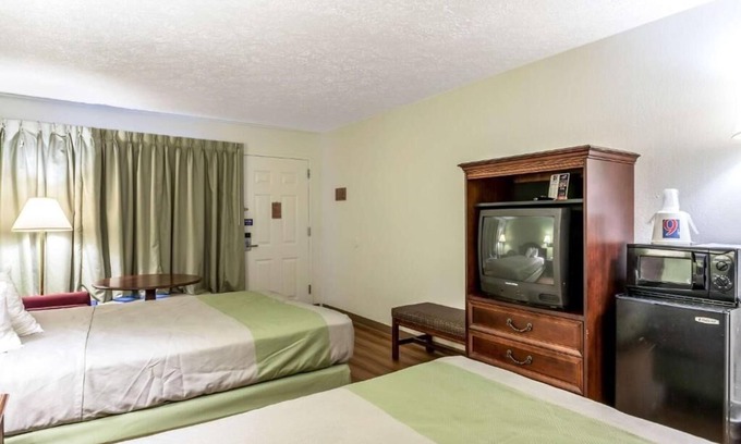 Edgewood Hotel | 3 Inviting Rooms Near Aberdeen Proving Grounds w/Complimentary Breakfast