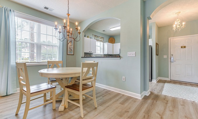 North Myrtle Beach Apartment | 3 Mi to Beach: North Myrtle Beach Condo w/Patio!