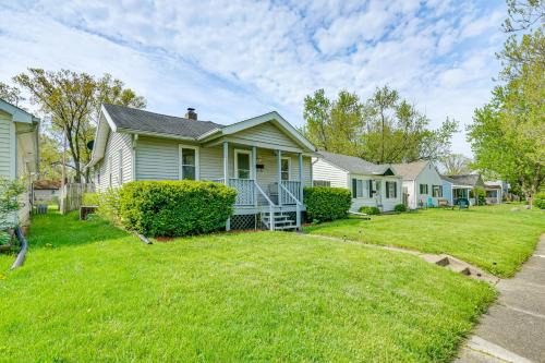 Fort Wayne House | 3 Mi to Dtwn Fort Wayne Home with Deck and Yard!