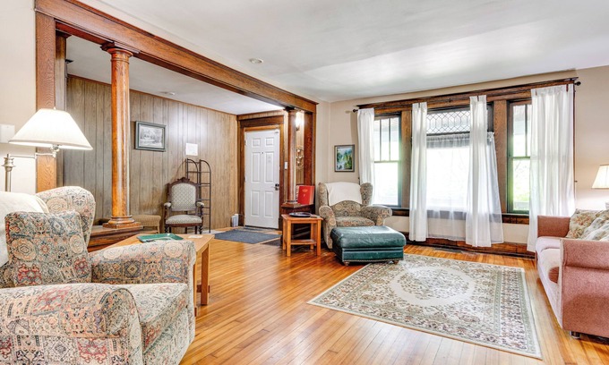 Windsor Park Apartment | 3 Mi to Dtwn Indy: 20th-century Apt w/Fenced Yard