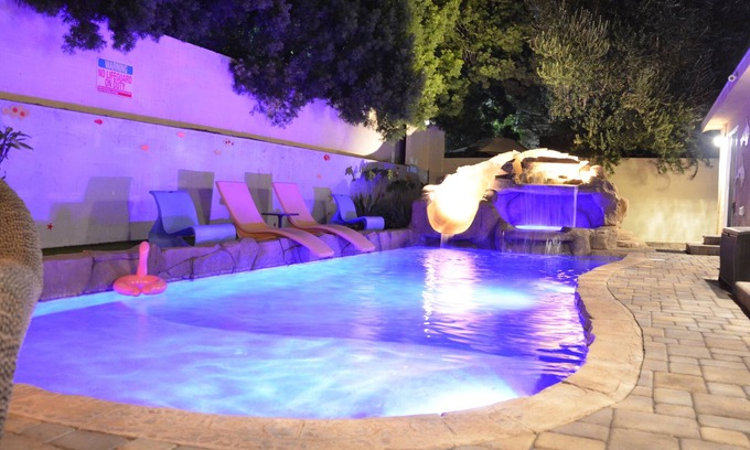 Southwest Anaheim House | 3 miles to Disneyland, 13 miles to the beach, ideal for a big group or families!