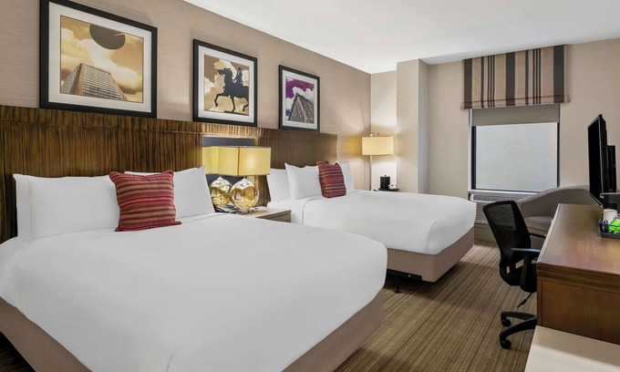 Downtown Baltimore Hotel | 3 Relaxing Rooms with Fitness Center | Close to MT Bank Stadium