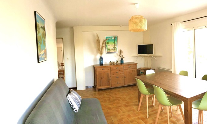 Giens Apartment | 3 rooms flat- ground floor of a cottage - 300 meters from the sea