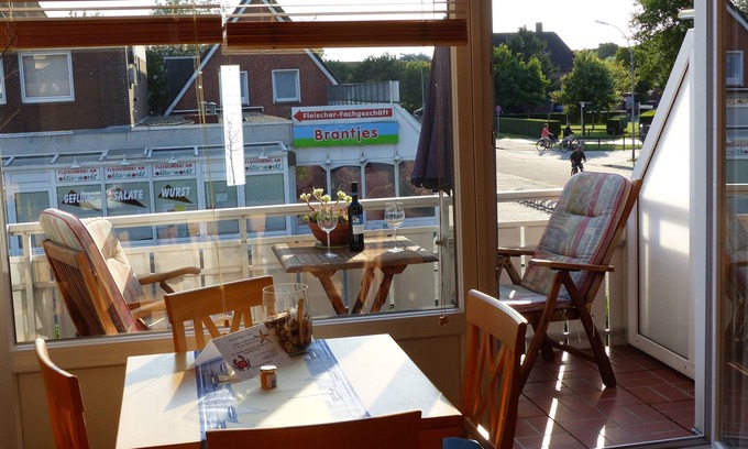 Borkum Apartment | 3-star apartment with sunny balcony, 5 minutes from the beach, with grocery store next door