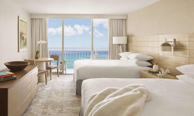 Waikiki Resort | 3 x Premier Ocean Front Room 2 Queens at Alohilani Resort Waikiki Beach