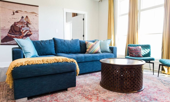 Forest Condo | 305 | Kevin - 1300 Stoney Ridge · Beautiful King Bed Master 2-Bed 2-Bath Condo