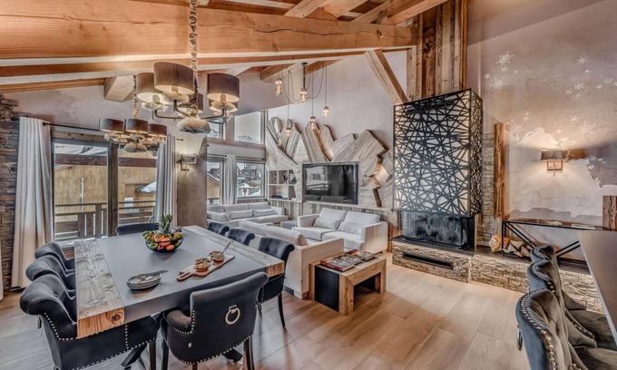 Les Almes Apartment | 30m from ski slopes, fitness, sauna, balcony, fireplace or stove, tv, ski locker, 250m², Tignes