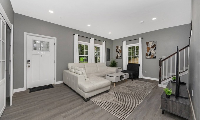 Lansdowne House | 332 judysplaces in Lansdowne, 5BR, 3BA, Brand new construction SFH