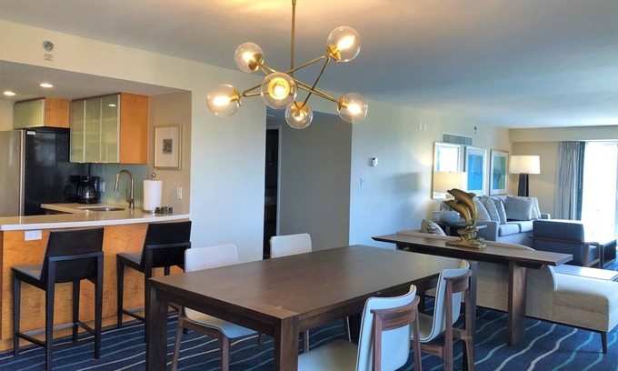 Ala Moana Condo | 34th Floor Ala Moana Large Regal Suite - 2Br/3Ba, Book Now at Special Rate!