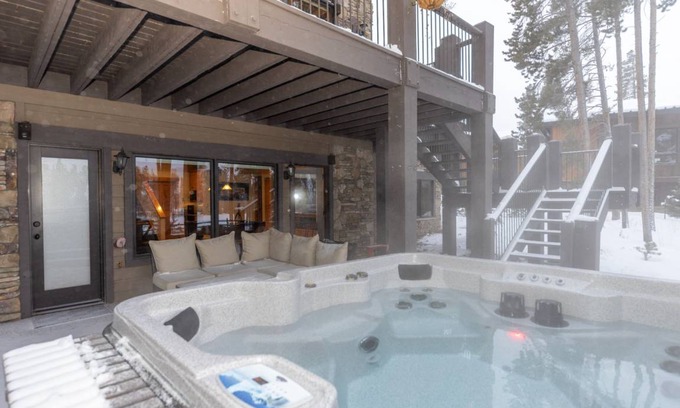 The Highlands House | 361 m² House ∙ 5 bedrooms ∙ 12 guests