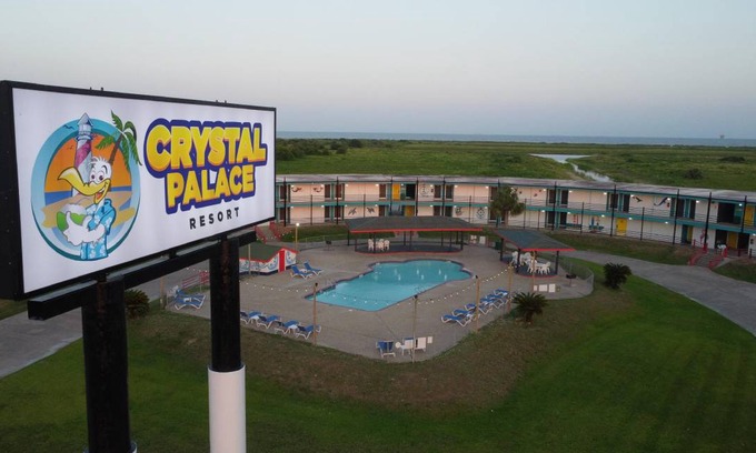 Crystal Beach Hotel | 390 m² Hotel ∙ 4 guests