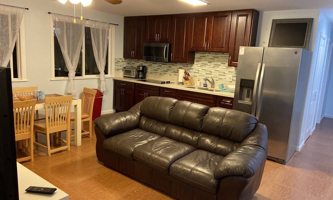 Liliha - Kapalama Apartment | 3bedrm/2bath,near shopping center,freeway