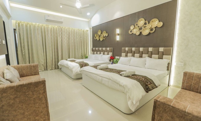 Igatpuri Hotel | 3BHK w/Pool - Harmony Palace by Universe Villas