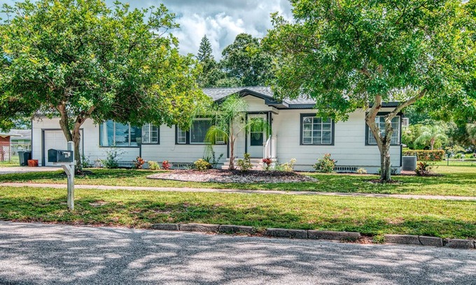West Bradenton House | 3BR/2.5BA Beach Home near Sand & Sunsets