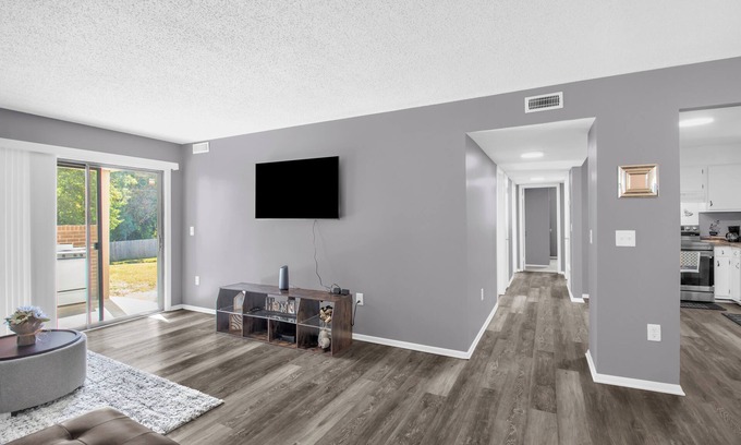 High Point Condo | 3BR/2 bath Condo Near Downtown High Point and High point University sleeps 6