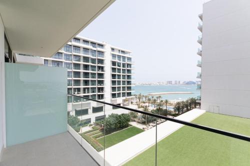 Muharraq House | 3BR Apartment with City and Beach Views at Address Residences Marassi