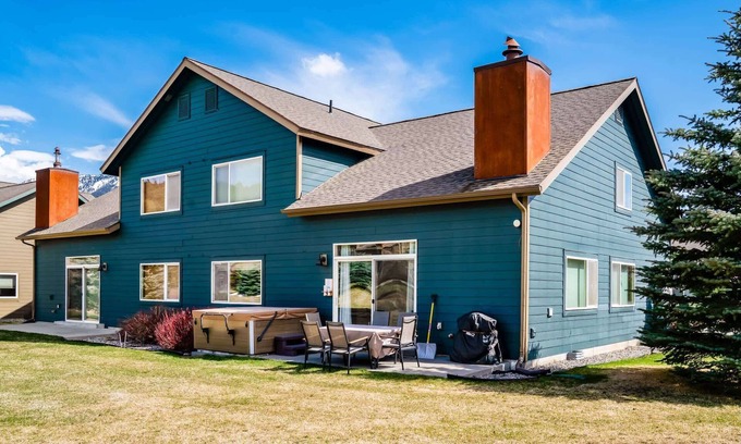 Big Sky House | 3BR Big Sky Getaway with Hot Tub and Mountain Views
