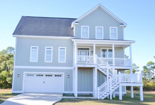 Oak Hammock House | 3BR Harkers Island Dream King bed Sound Views