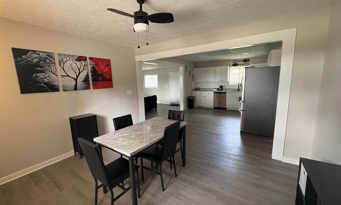 Snellville House | 3BR home-Near Hospital & Shops