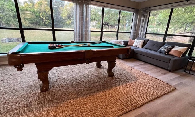 Tyler Other | 4.5 acre property in town! Best of both worlds