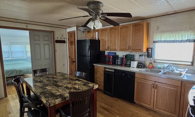 West Newton House | 4 bd 10 min to Downtown W D