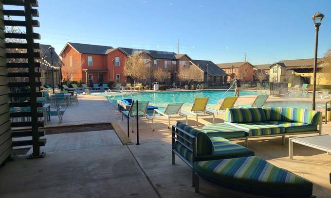 Albuquerque House | 4 bed/4 bath Home for Families, Teams, Coworkers - Pool, Spa, Hot Tub, Offices